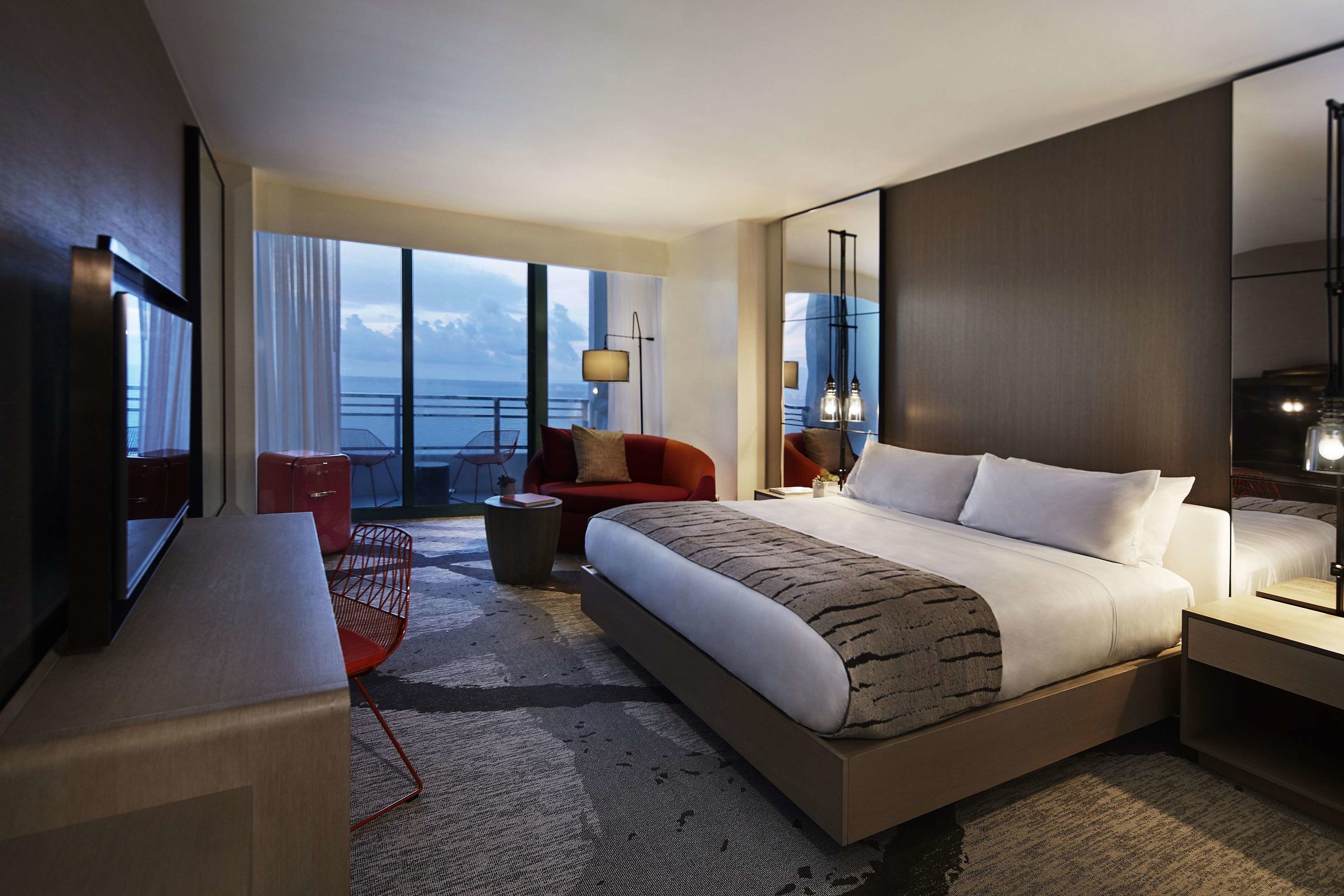 The Diplomat Beach Resort Hollywood, Curio Collection by Hilton