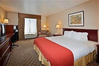 Holiday Inn Express & Suites Henderson