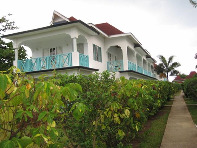 Coral Seas Beach Resort