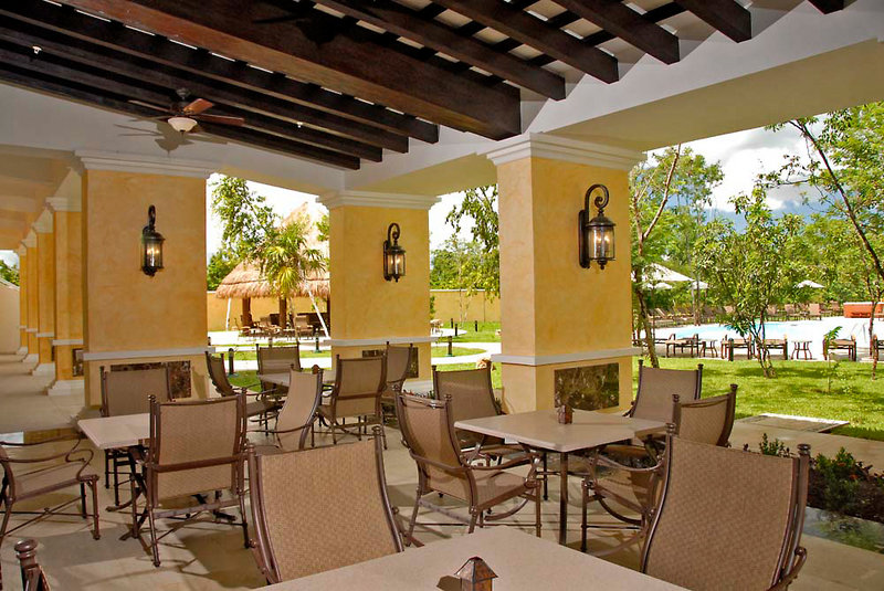 Courtyard Cancun Airport