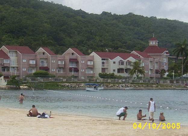 Fishermans Point Resort