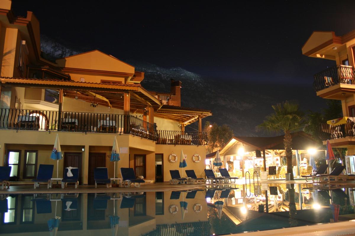 Belcehan Beach Hotel