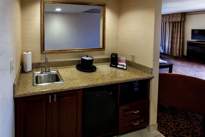 Hampton Inn & Suites Staten Island