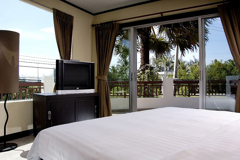 Novotel Phuket Karon Beach Resort & Spa