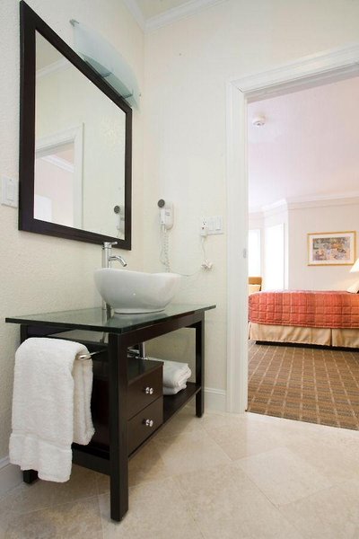 Americas Best Value Inn & Suites - SOMA