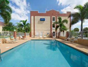 Baymont Inn & Suites Orlando