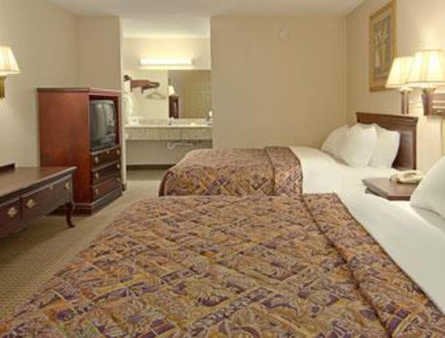 Days Inn & Suites Orlando / UCF Research Park