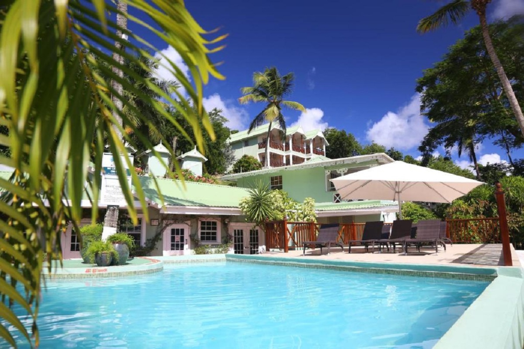 Marigot Beach Club Hotel & Dive Resort