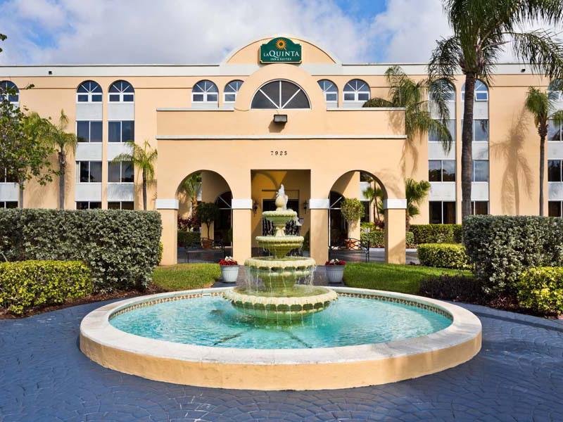 La Quinta Inn & Suites Miami Lakes