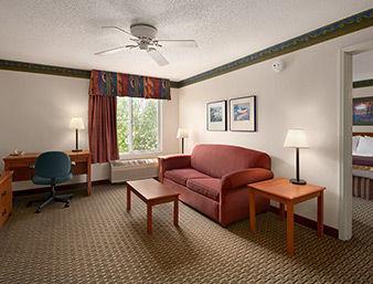 Baymont Inn & Suites DeKalb