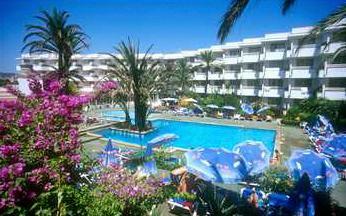 Globales Cala Bona Suites Hotel (ex Som Llevant Suites)