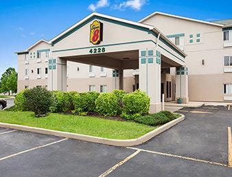 Super 8 Motel - Aurora/Naperville Area