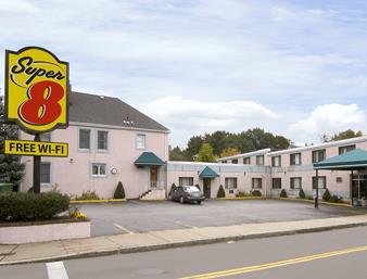 Super 8 Motel - Watertown