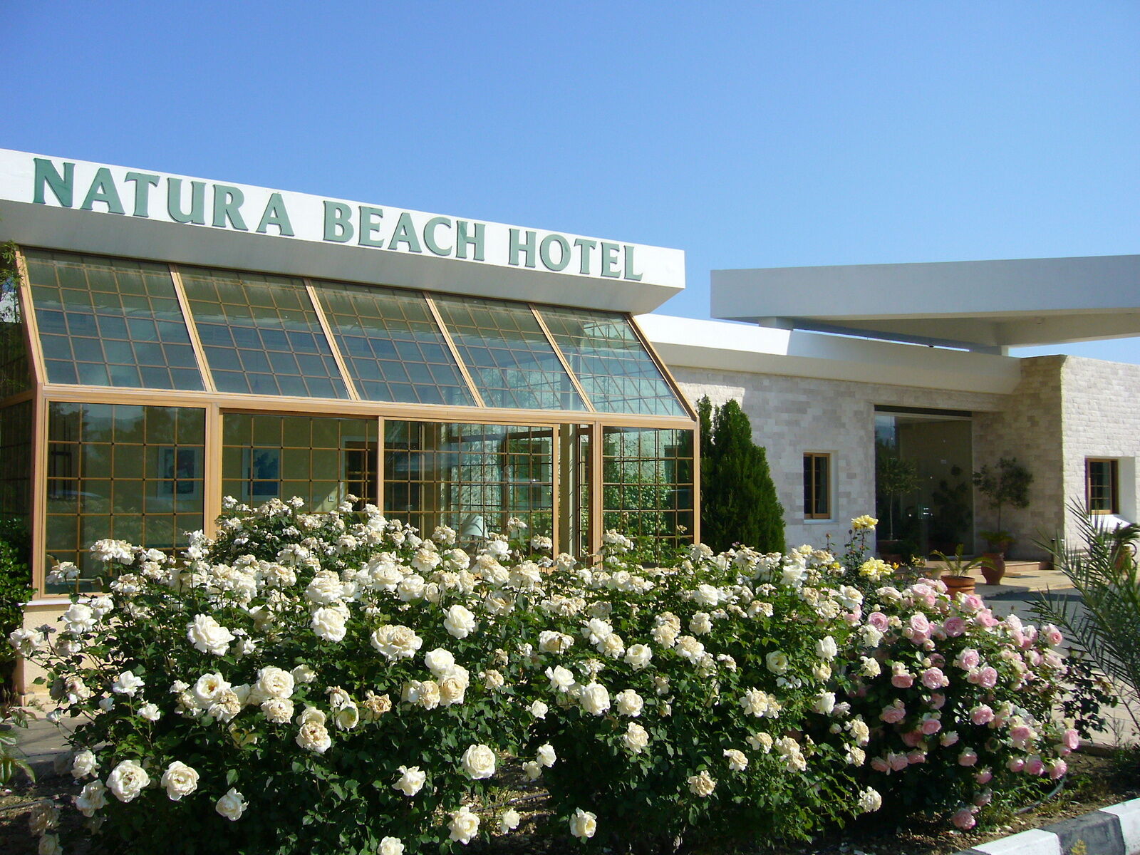 Natura Beach Hotel & Villas