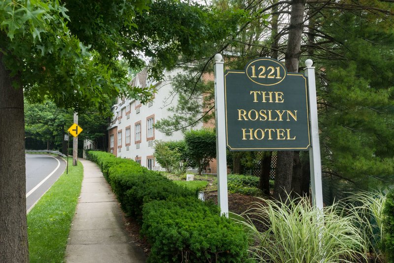 The Roslyn Hotel