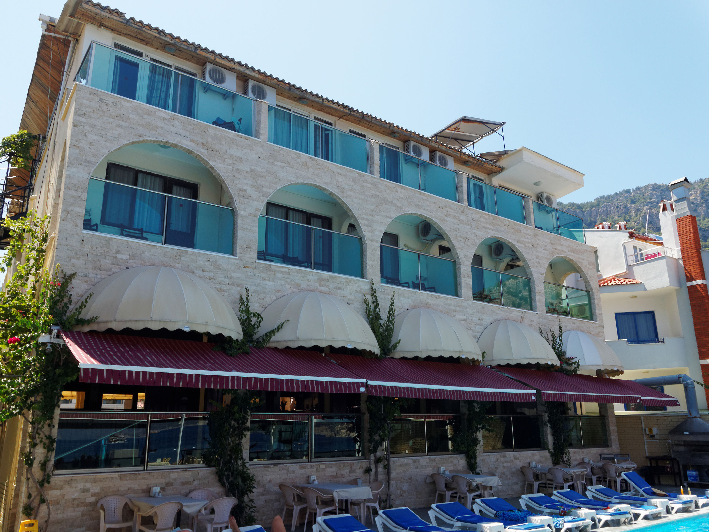Özcan Beach Hotel