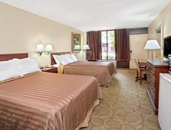 Days Inn & Suites Orlando Airport