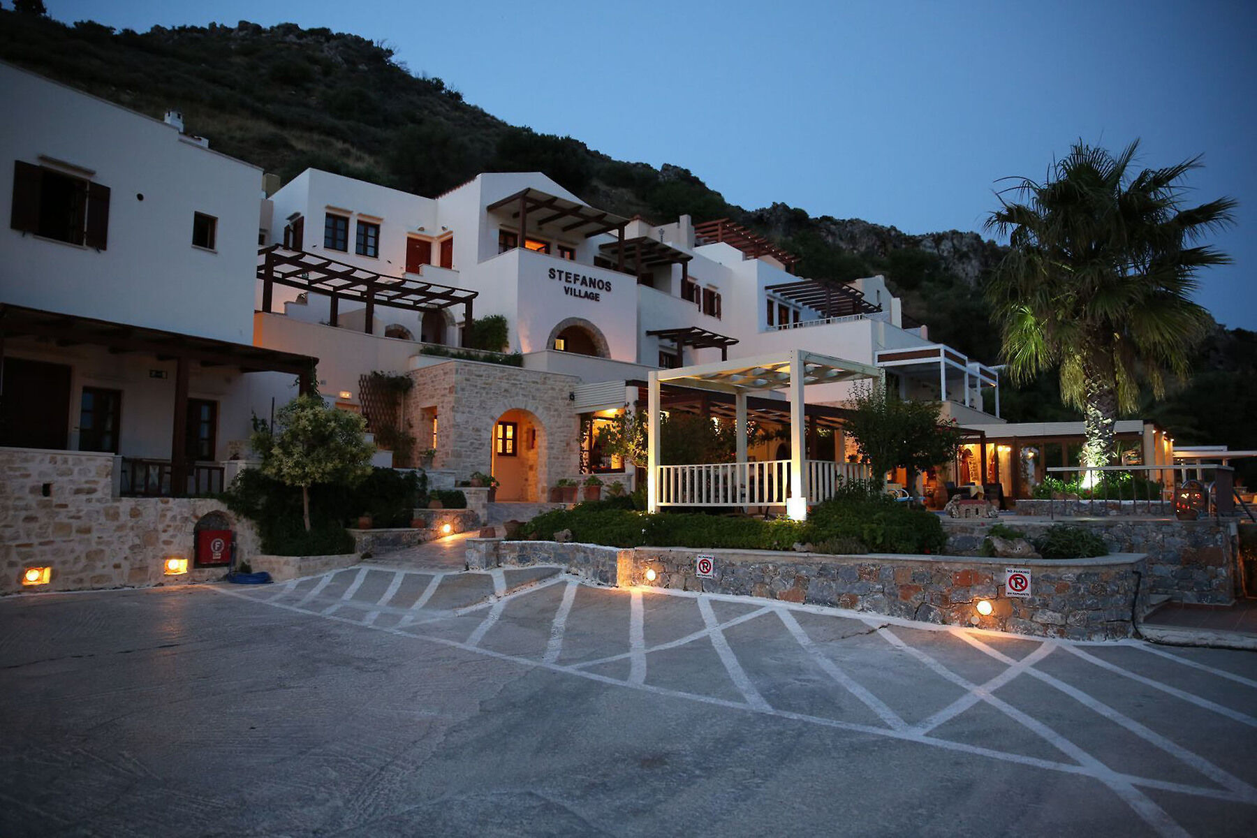 Stefanos Village Hotel