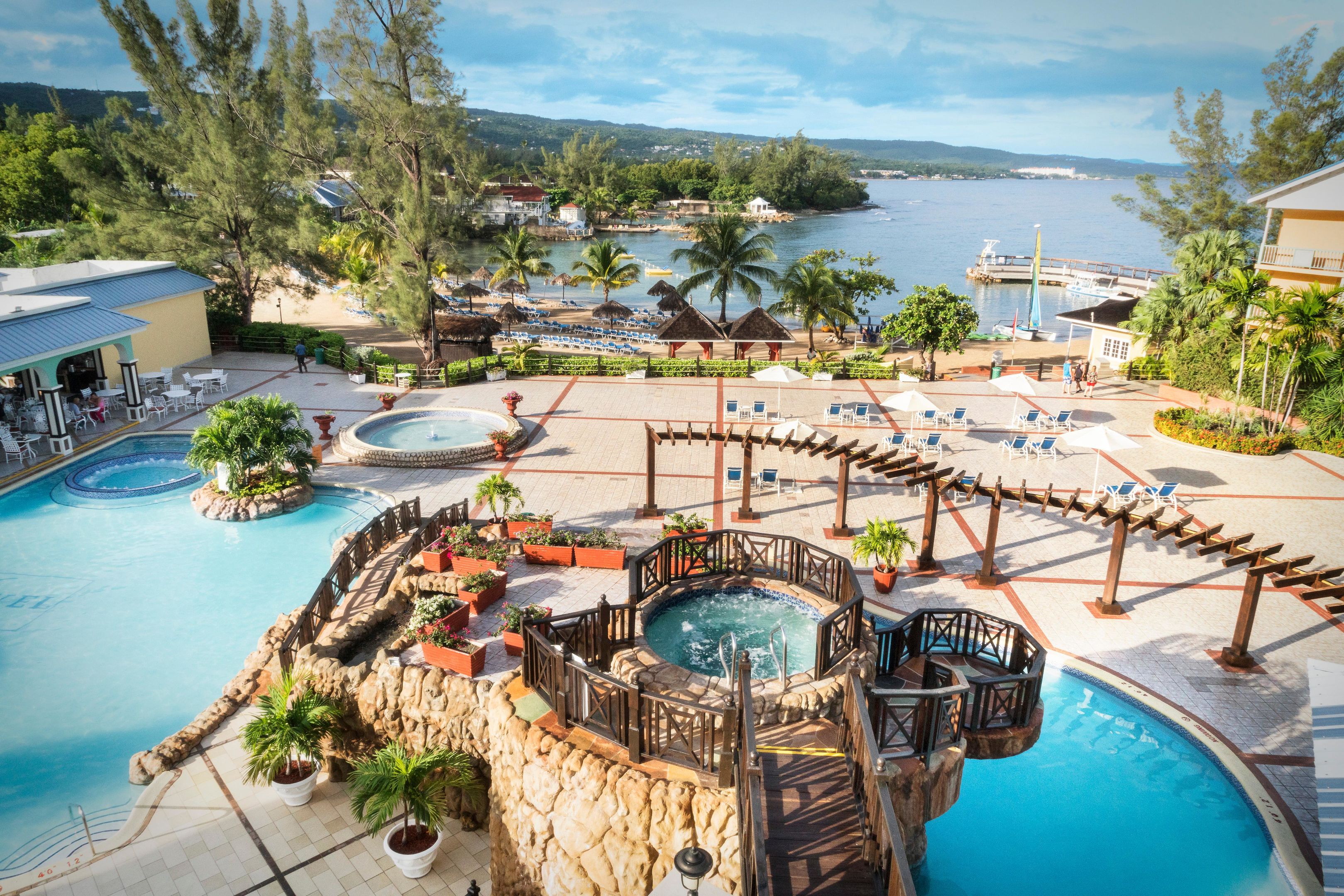 Jewel Paradise Cove Resort & Spa Runaway Bay, Curio Collection by Hilton
