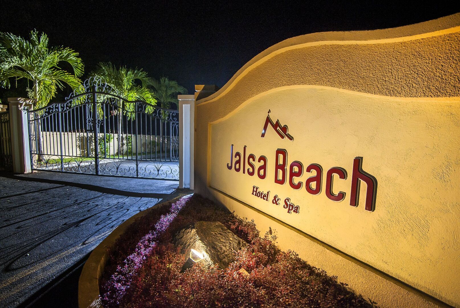 Jalsa Beach Hotel & Spa