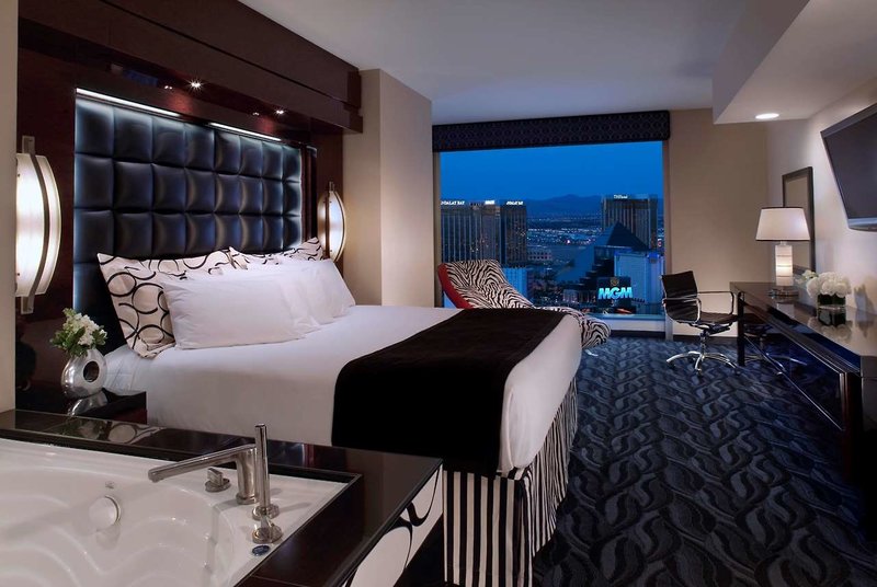 Elara by Hilton Grand Vacations – Center Strip