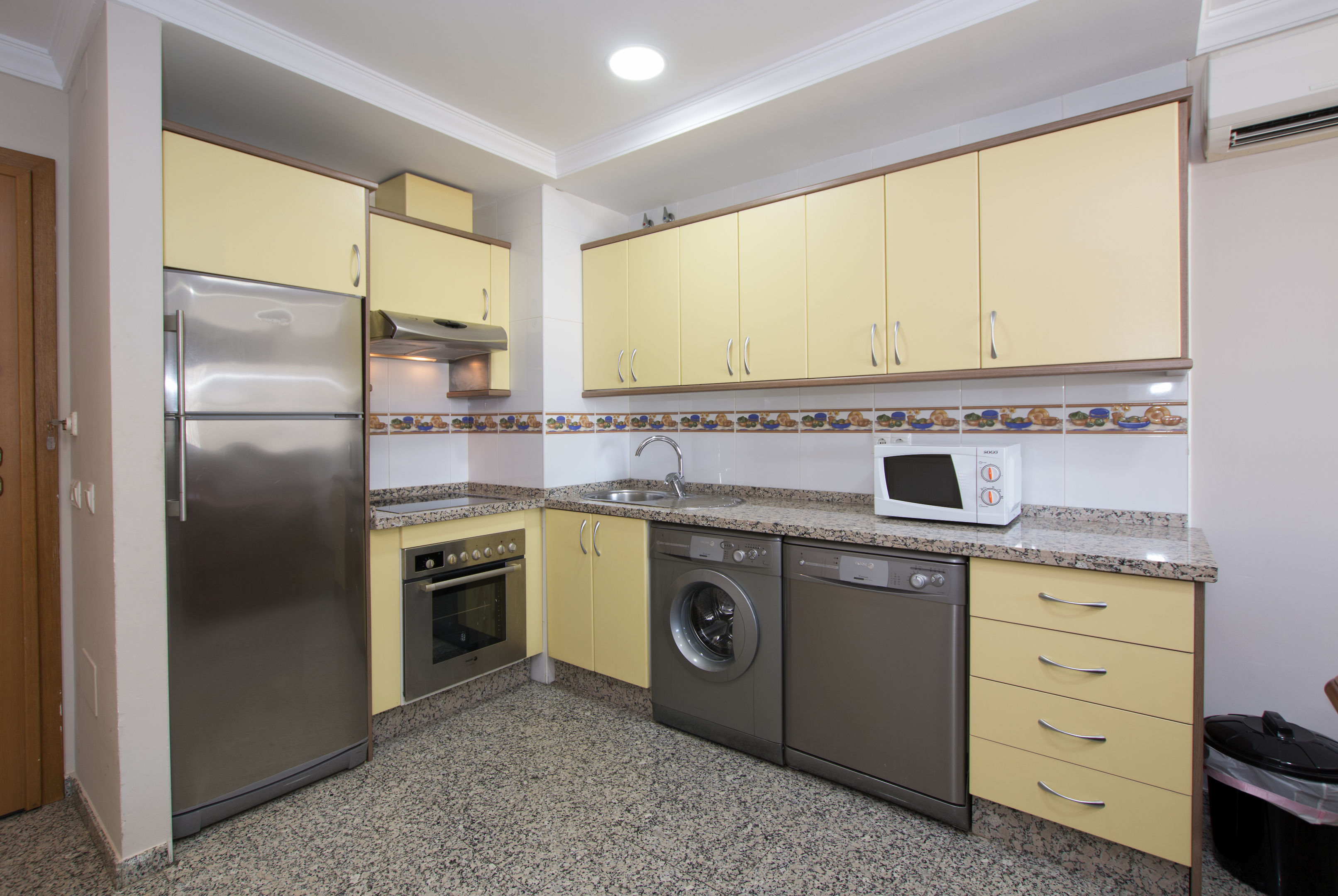 Apartamentos Nuria Sol