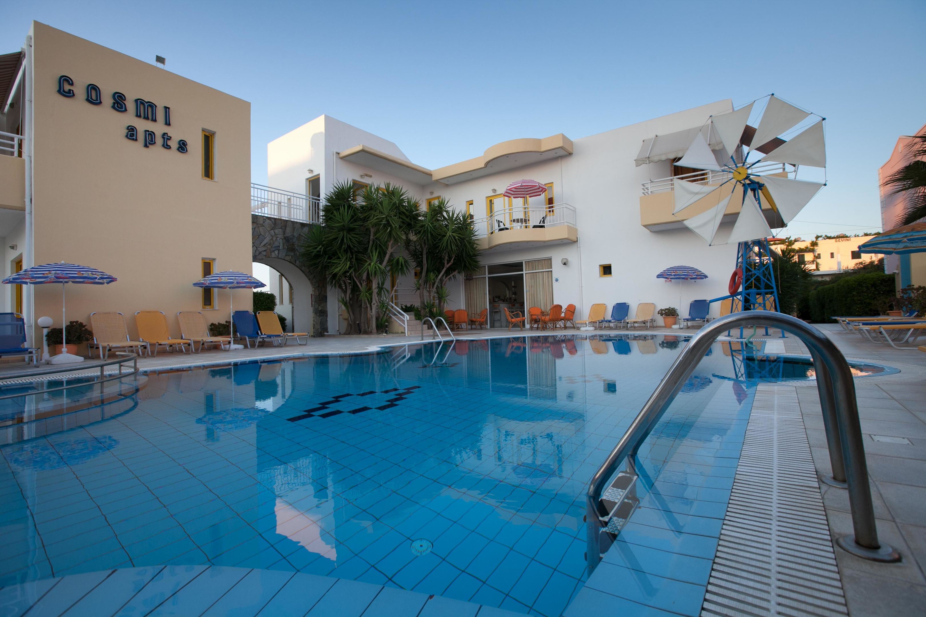 Cosmi Poolside Apartments