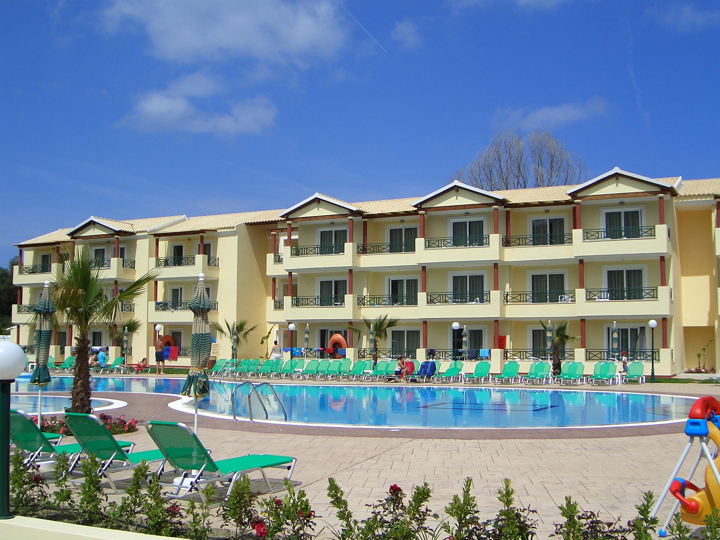 Damia Hotel & Apartments