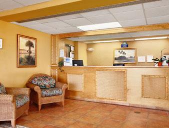 Days Inn & Suites Davenport