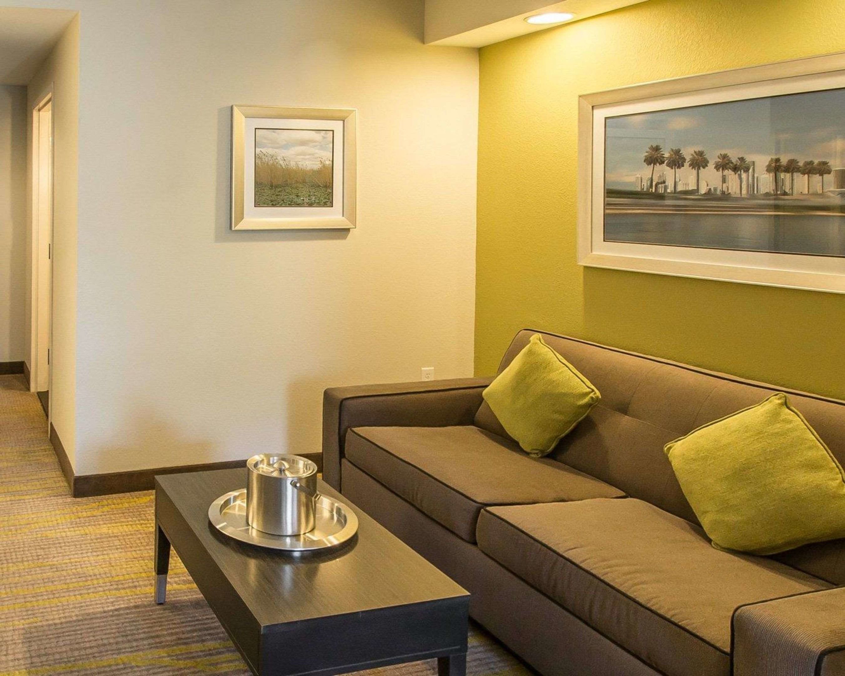 Comfort Suites Miami Airport North