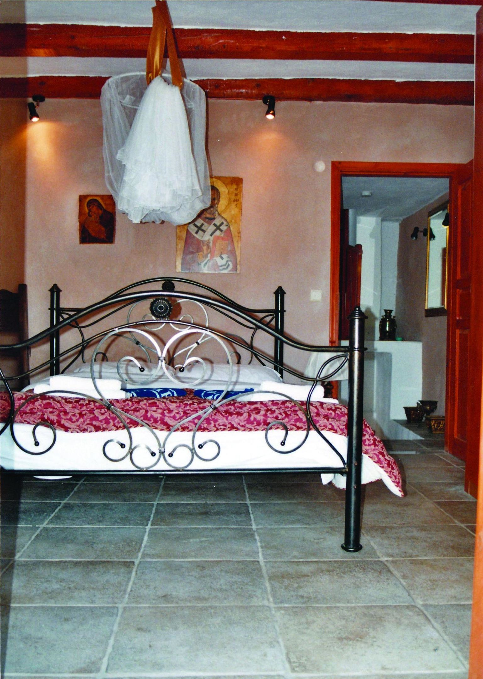 The Traditional Homes of Crete - Almond Tree Villas