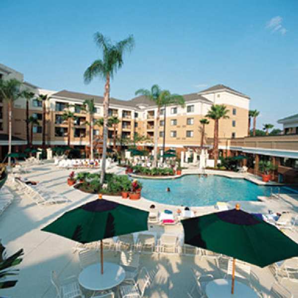 Courtyard Orlando Lake Buena Vista in the Marriott Village