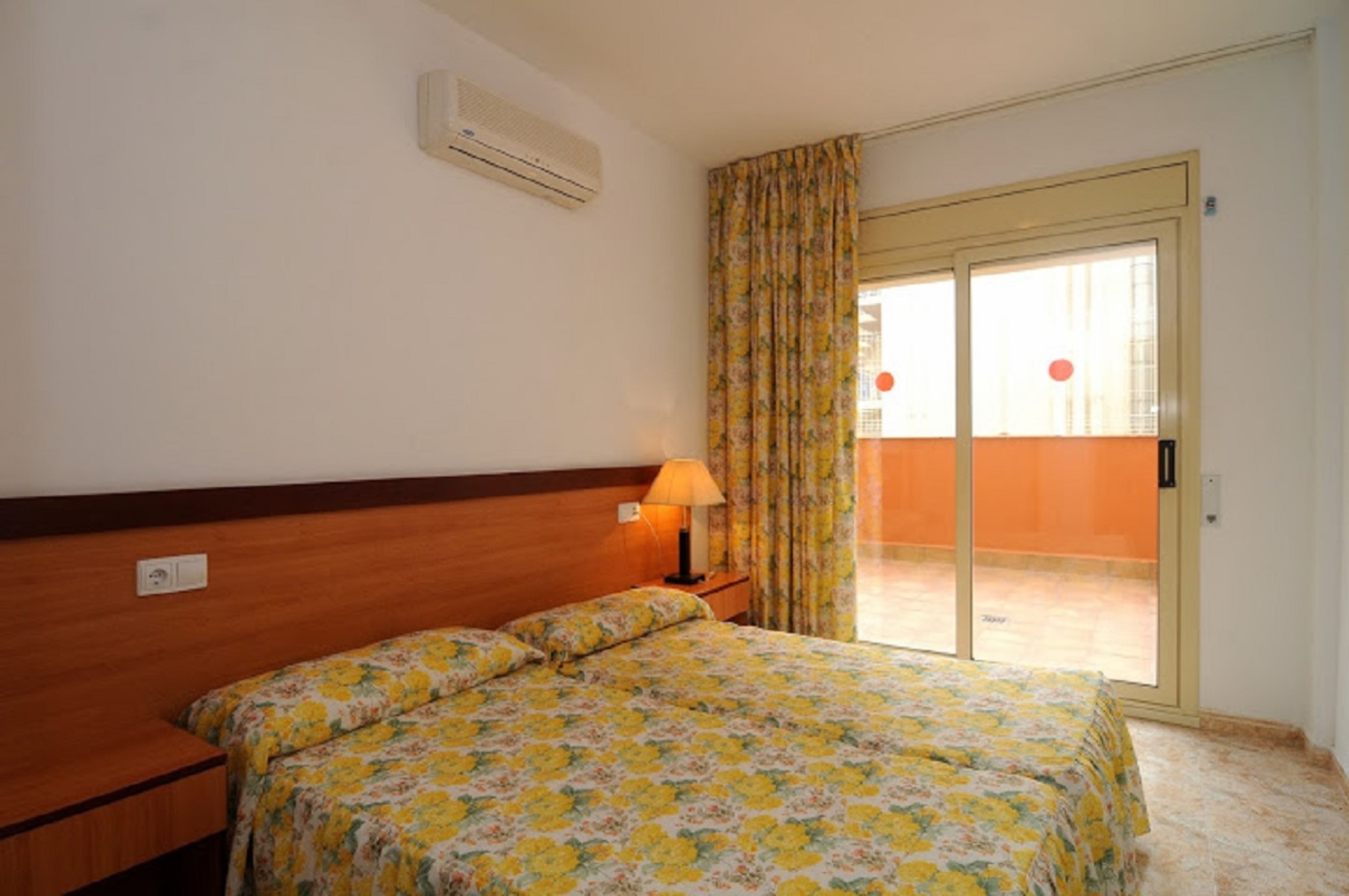 Apartamentos AR Santa Anna II