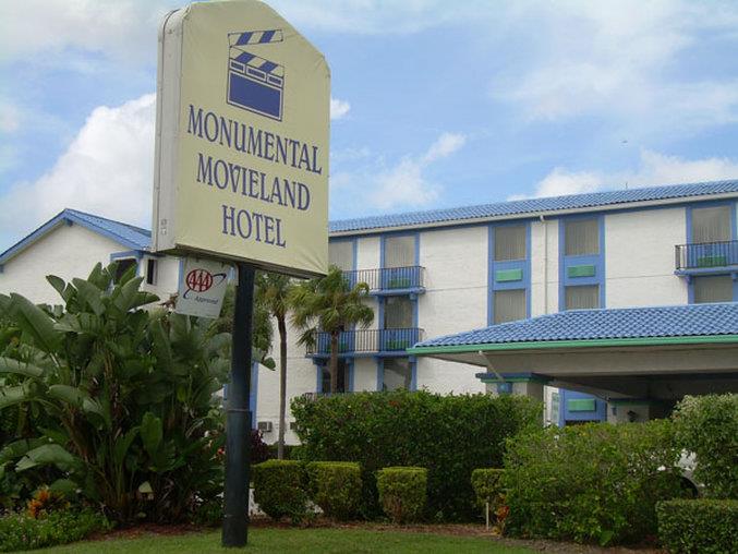 Monumental Movieland Hotel