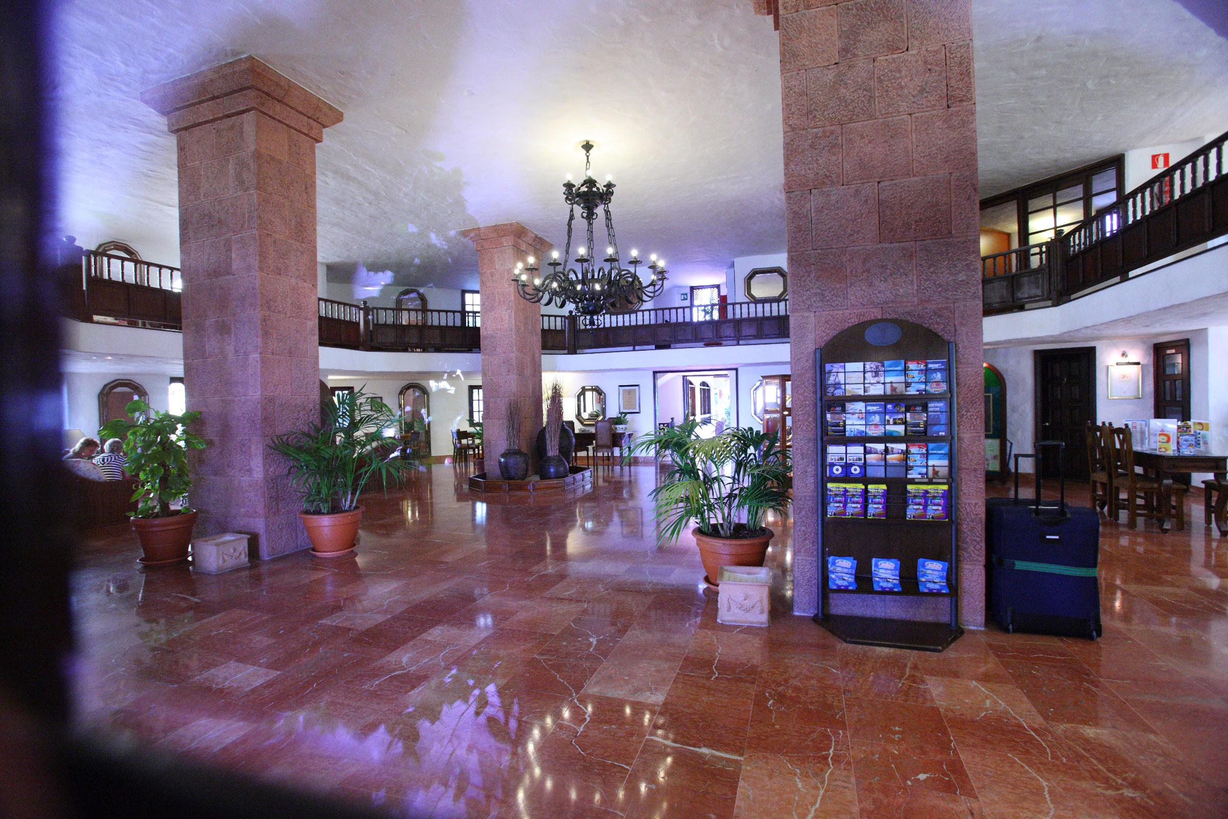 Parque Tropical Hotel Photo