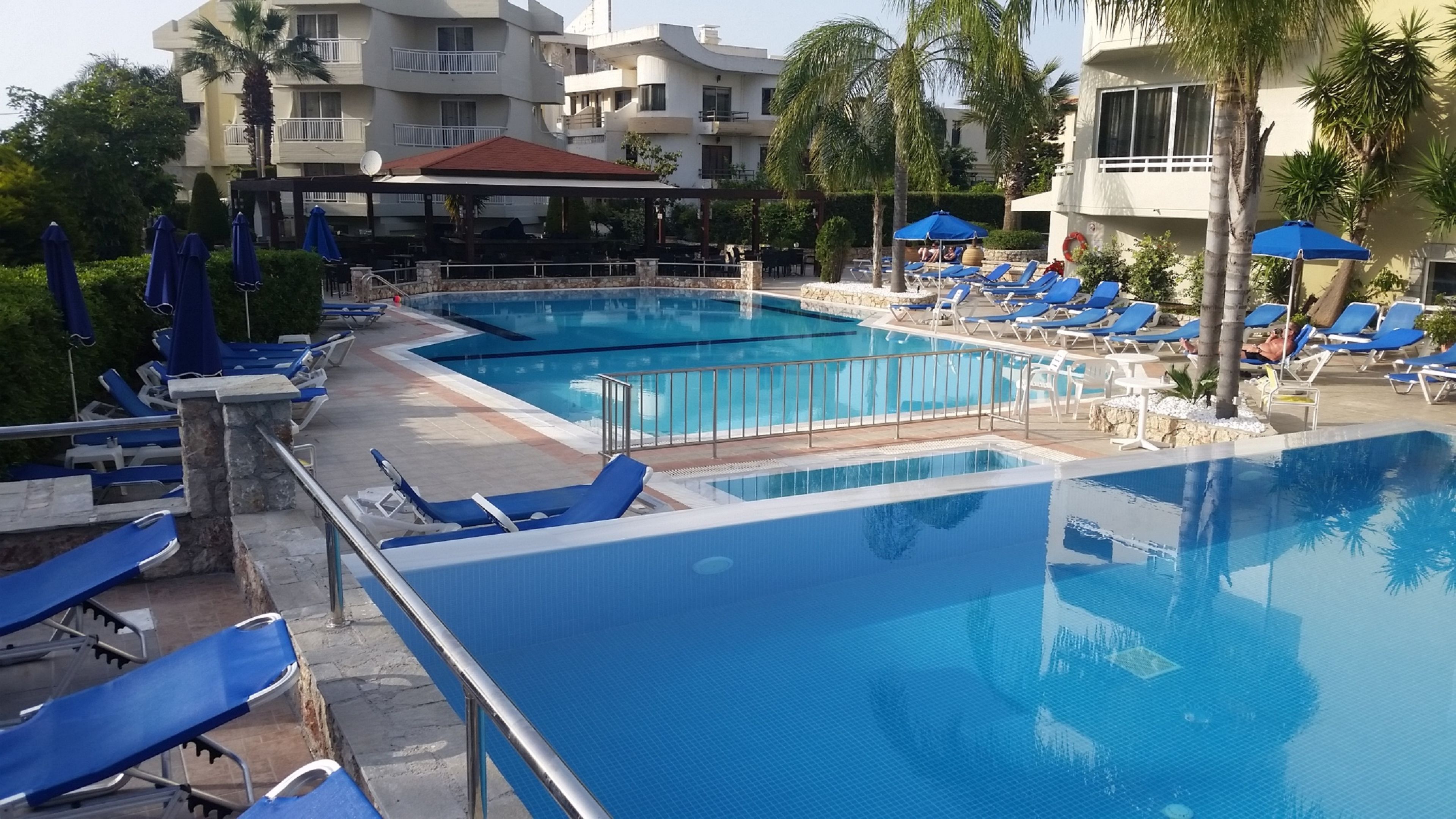 Poseidonia Hotel Apartments