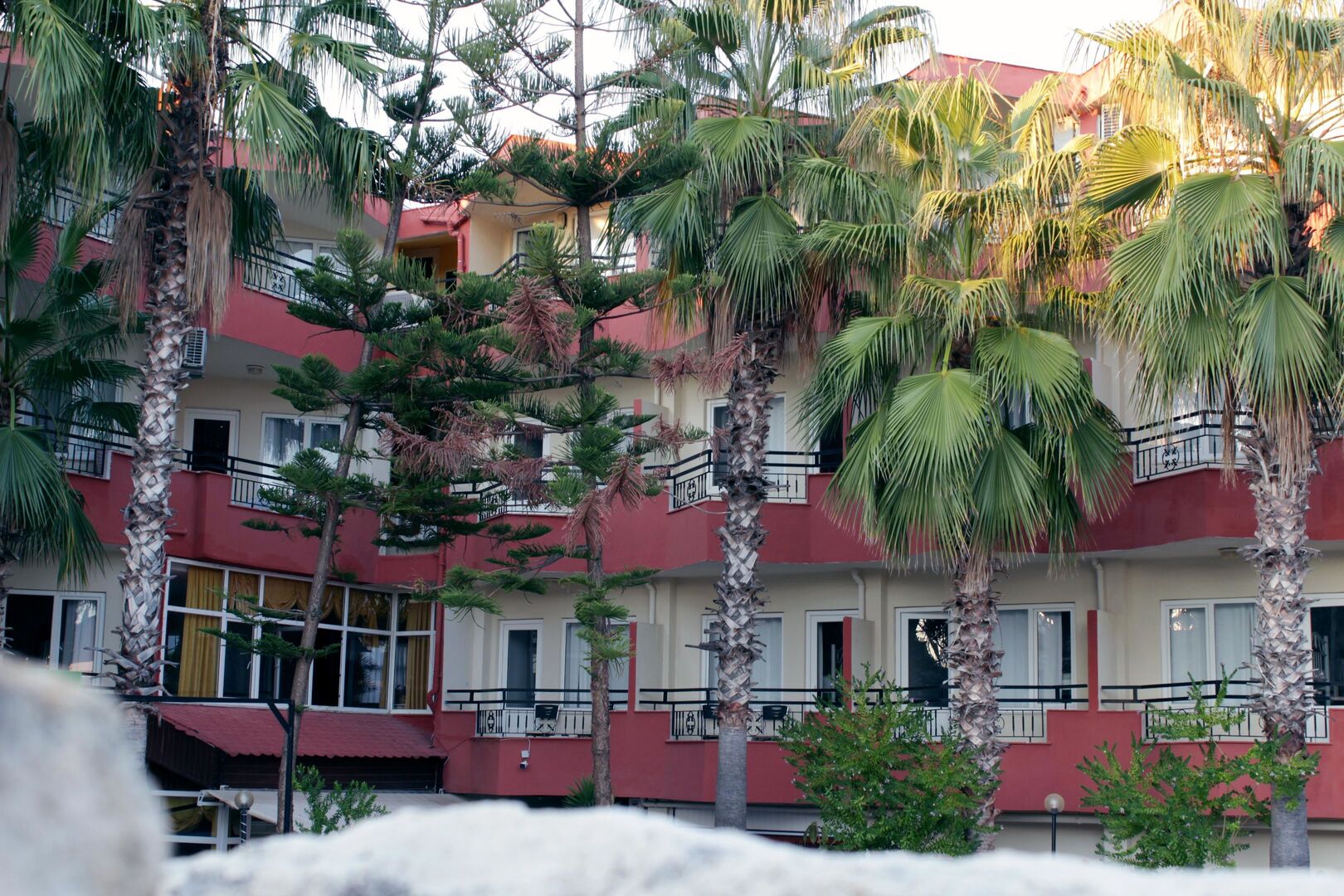 Semoris Hotel