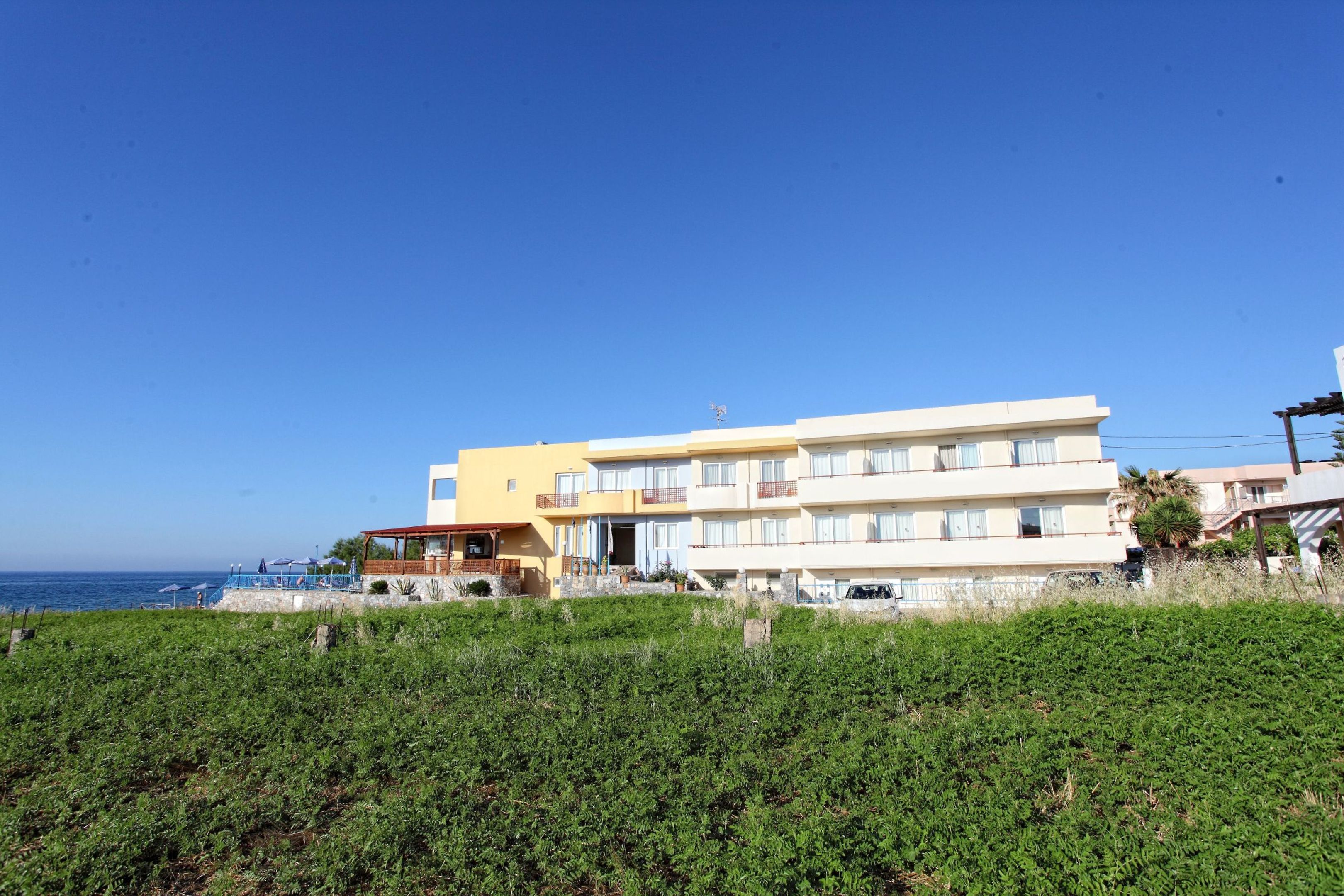 Danaos Beach Apartments Photo