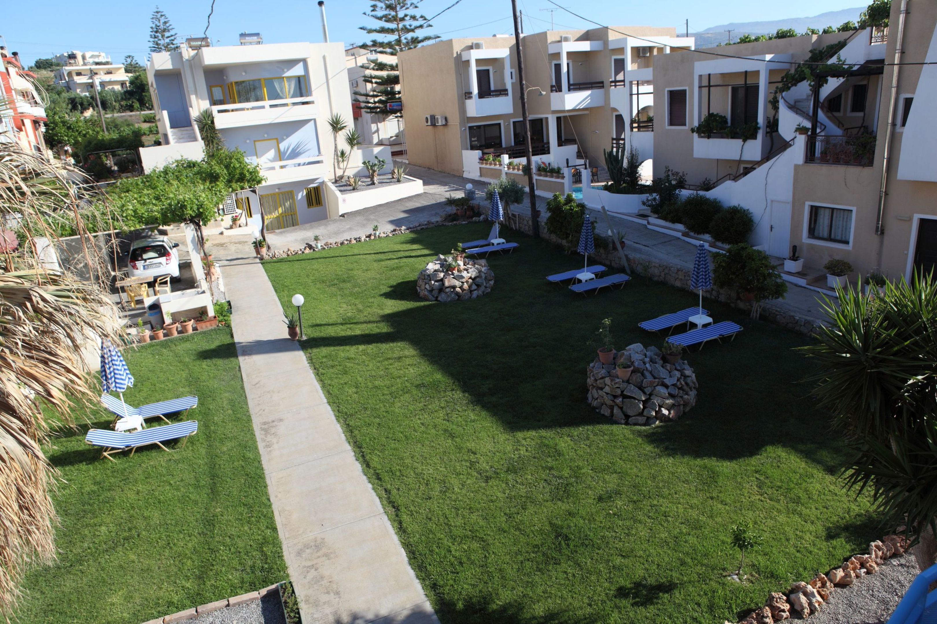 Danaos Beach Apartments Photo