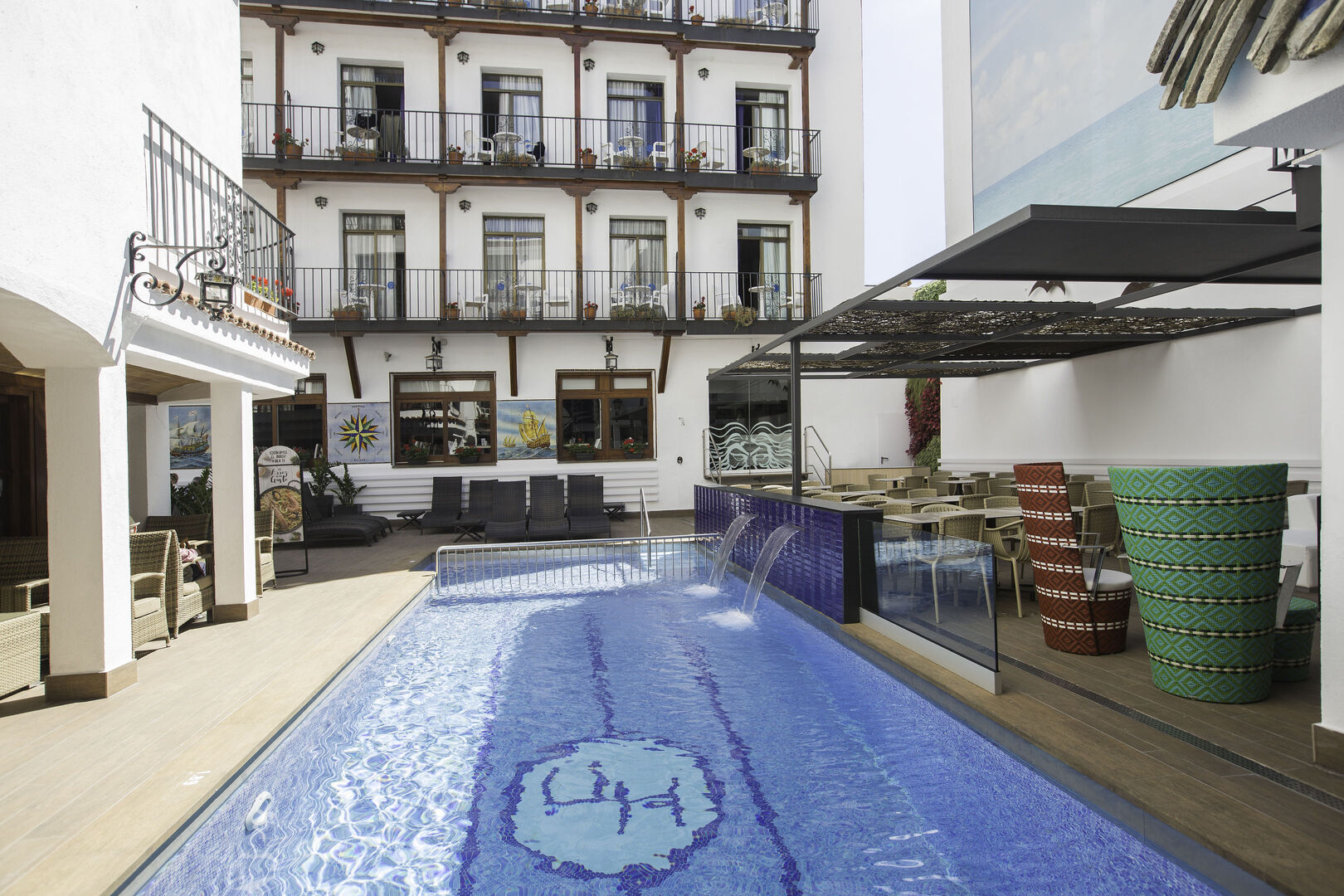 Neptuno Hotel & Apartments