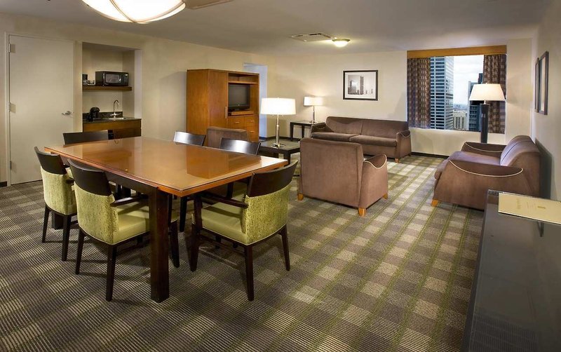 Embassy Suites by Hilton Chicago Downtown Magnificent Mile