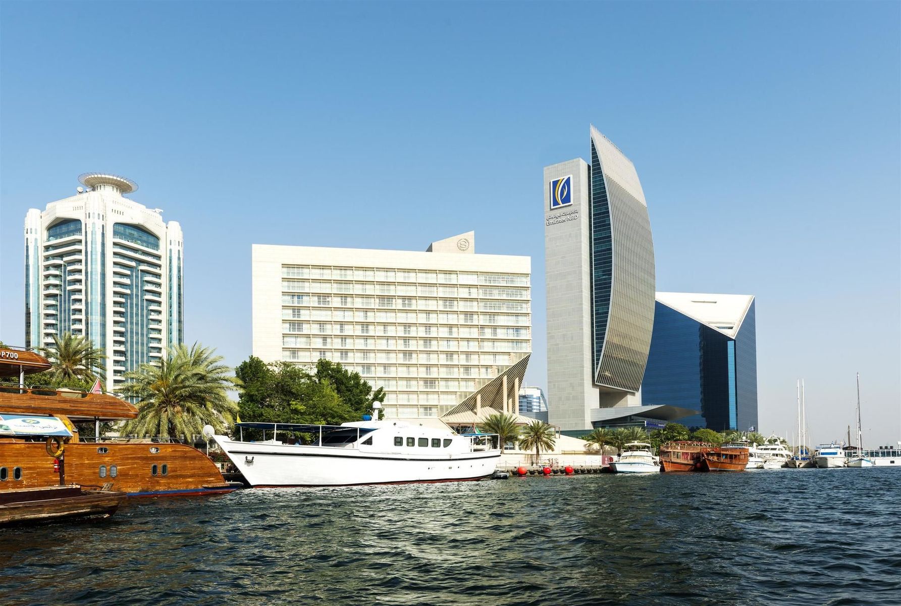 Sheraton Dubai Creek Hotel & Towers Photo