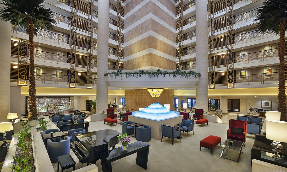 Sheraton Dubai Creek Hotel & Towers Photo