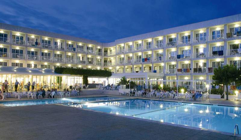 Minura Sur Menorca Hotel Suites & Waterpark Photo