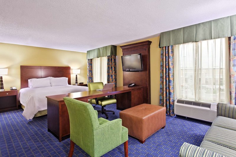 Hampton Inn & Suites Orlando Airport @ Gateway Village