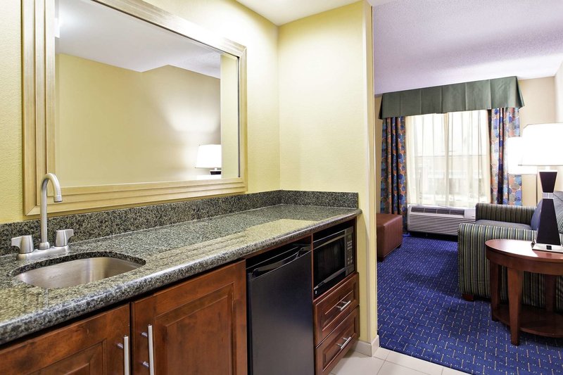 Hampton Inn & Suites Orlando Airport @ Gateway Village