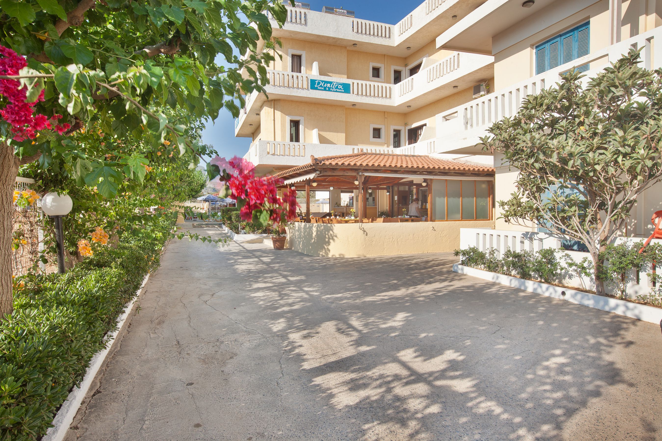 Dimitra Hotel & Apartments