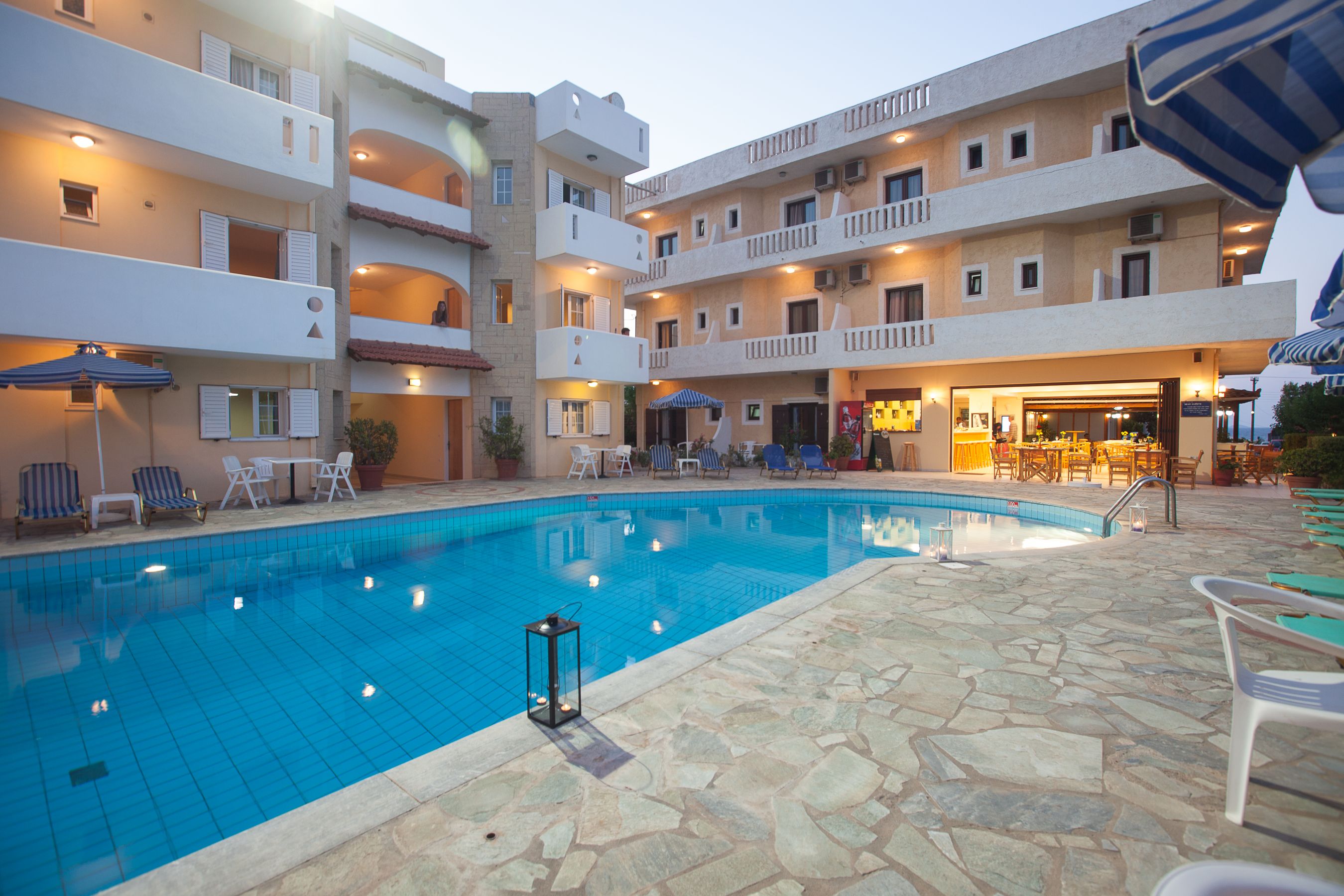 Dimitra Hotel & Apartments