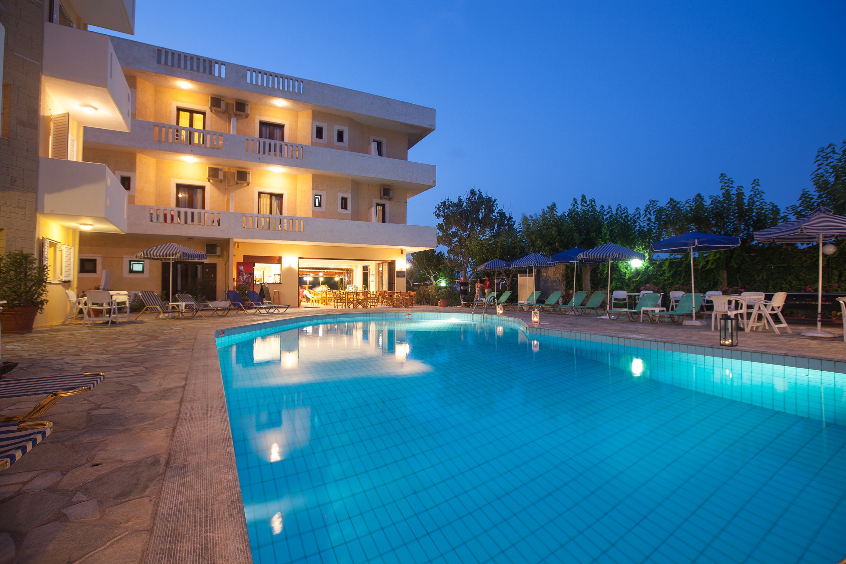 Dimitra Hotel & Apartments