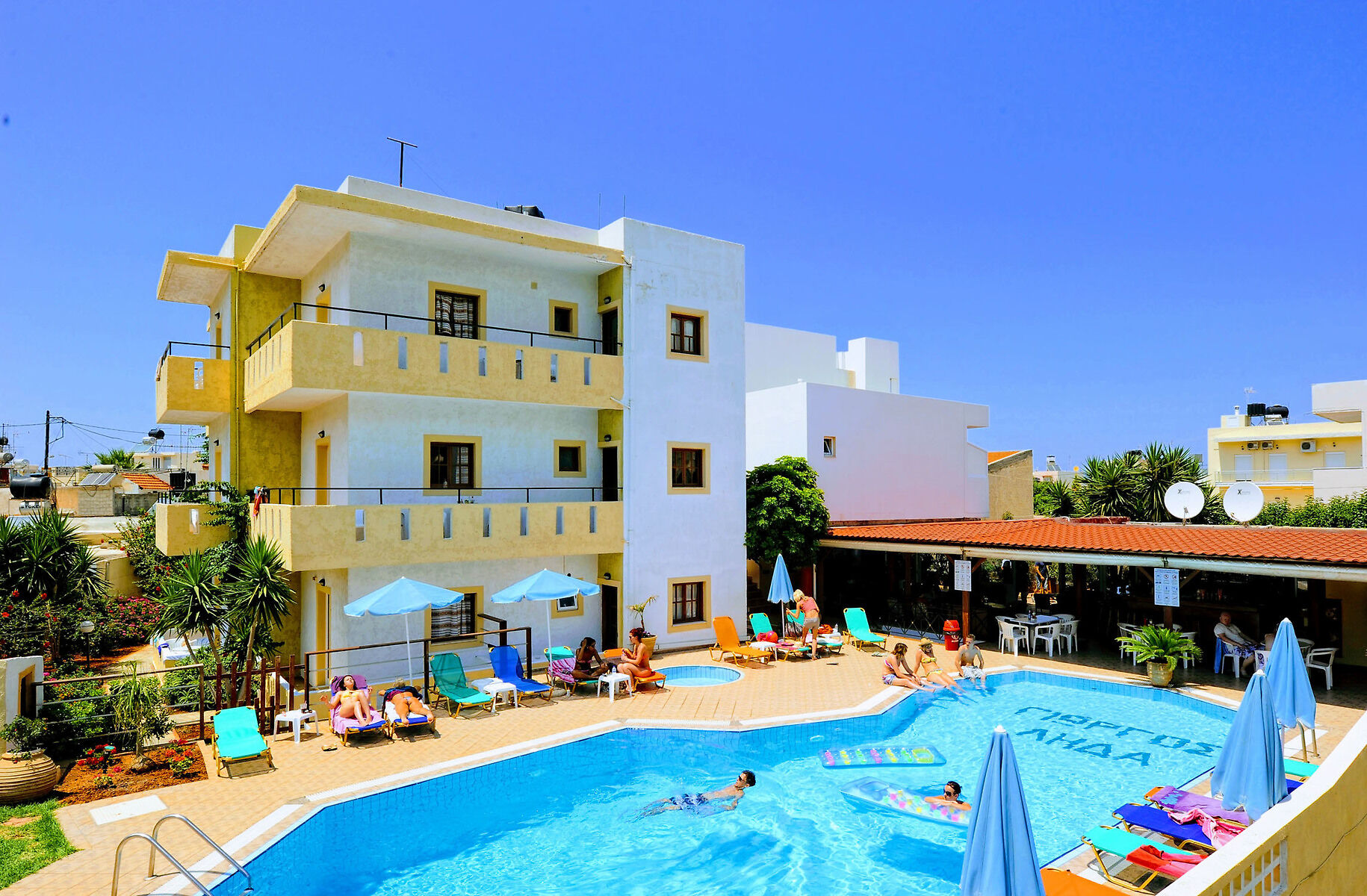 Stelios Apartments